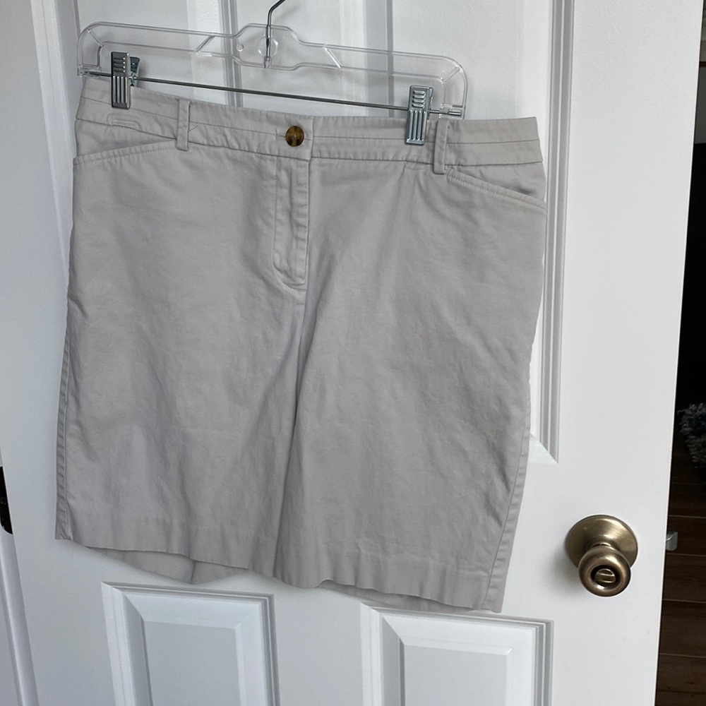 Talbots perfect short, size 10